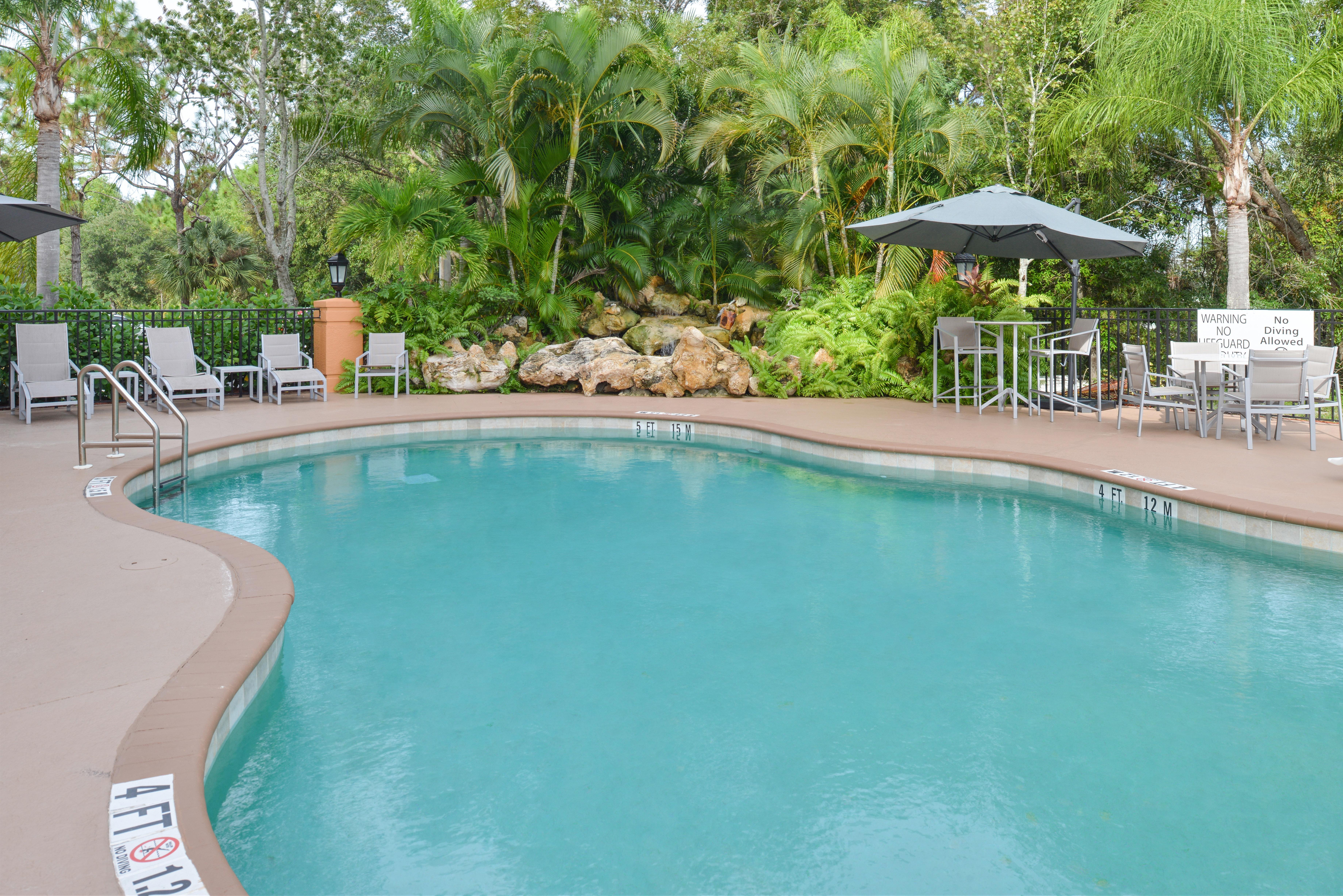 Holiday Inn Express Hotel & Suites Bonita Springs/Naples By Ihg Экстерьер фото