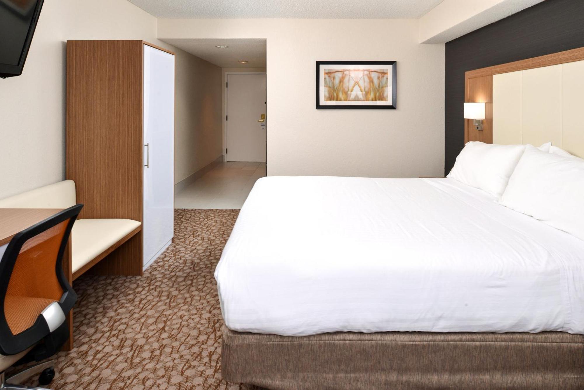 Holiday Inn Express Hotel & Suites Bonita Springs/Naples By Ihg Экстерьер фото