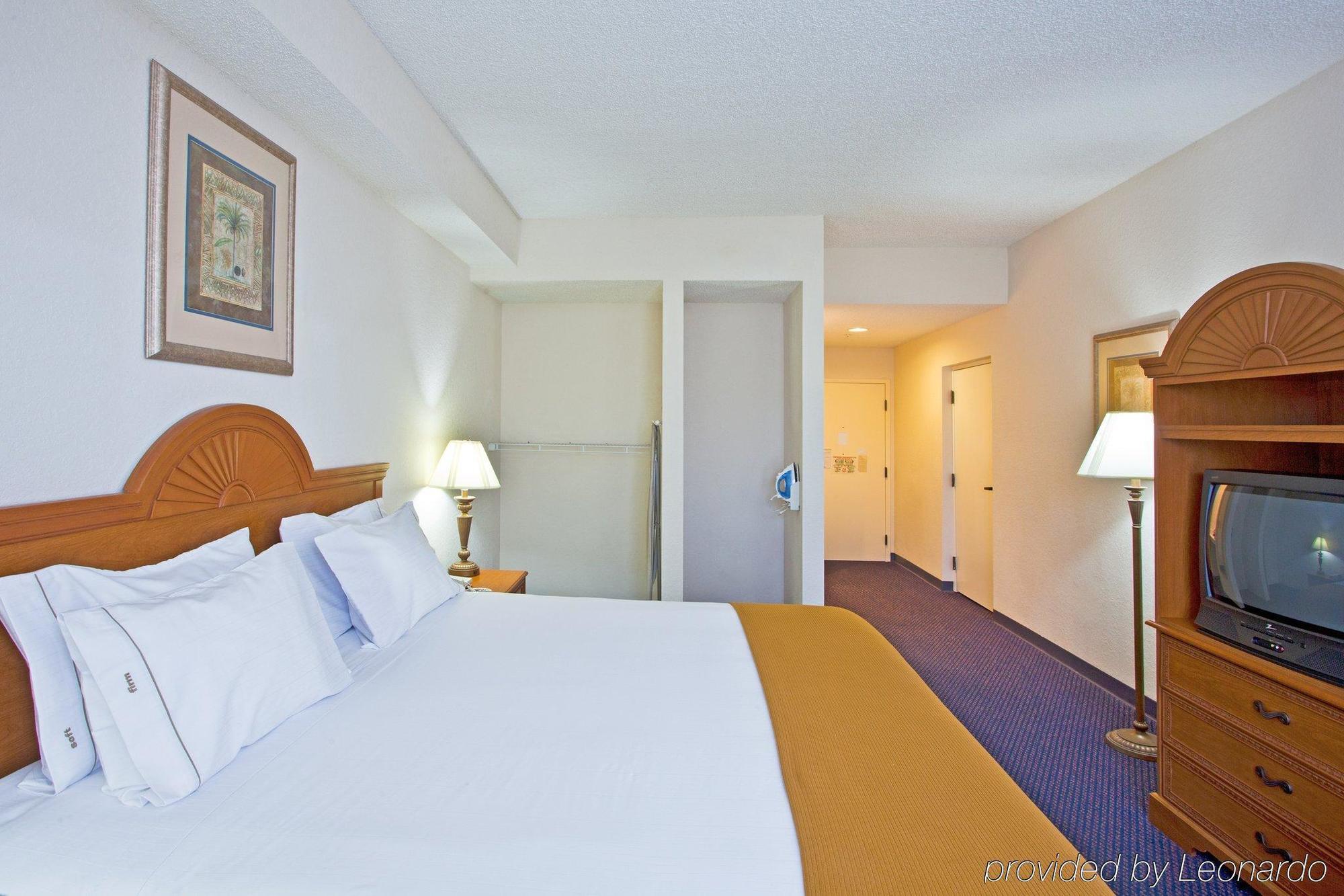 Holiday Inn Express Hotel & Suites Bonita Springs/Naples, An Ihg Hotel Экстерьер фото